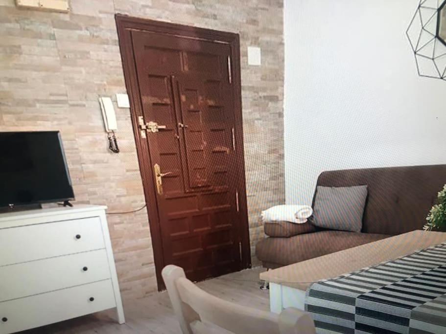 Sebastian Elcano, Apartamento Para 2 Con Terraza, Metro Embajadores Madrid Eksteriør billede
